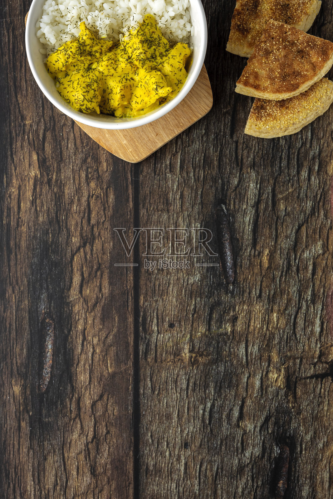 自制鸡肉配咖喱和印度香米照片摄影图片