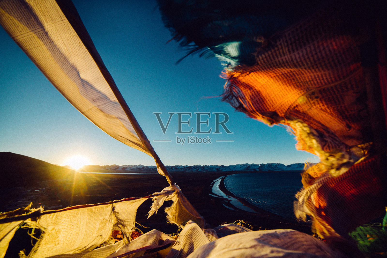 纳木错湖日出（西藏）照片摄影图片