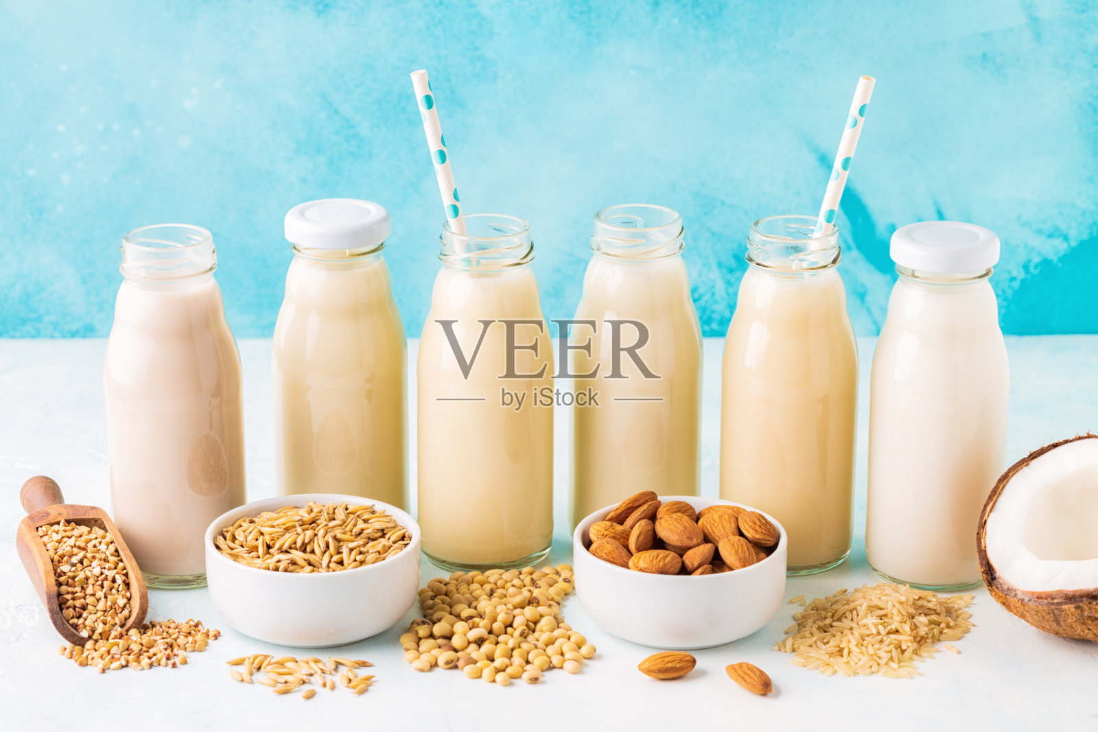 一瓶替代牛奶照片摄影图片