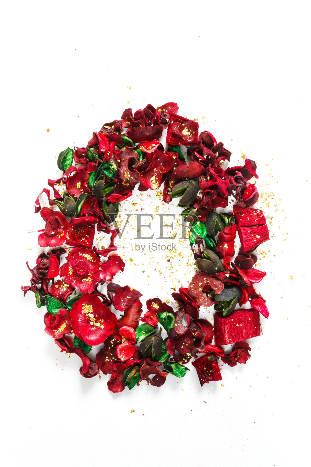 春花平铺背景。花瓣摆出姿态，花的视觉，盛开，生动的花景，活墙，花字，五彩缤纷的花，欣欣向荣，春意盎然照片摄影图片