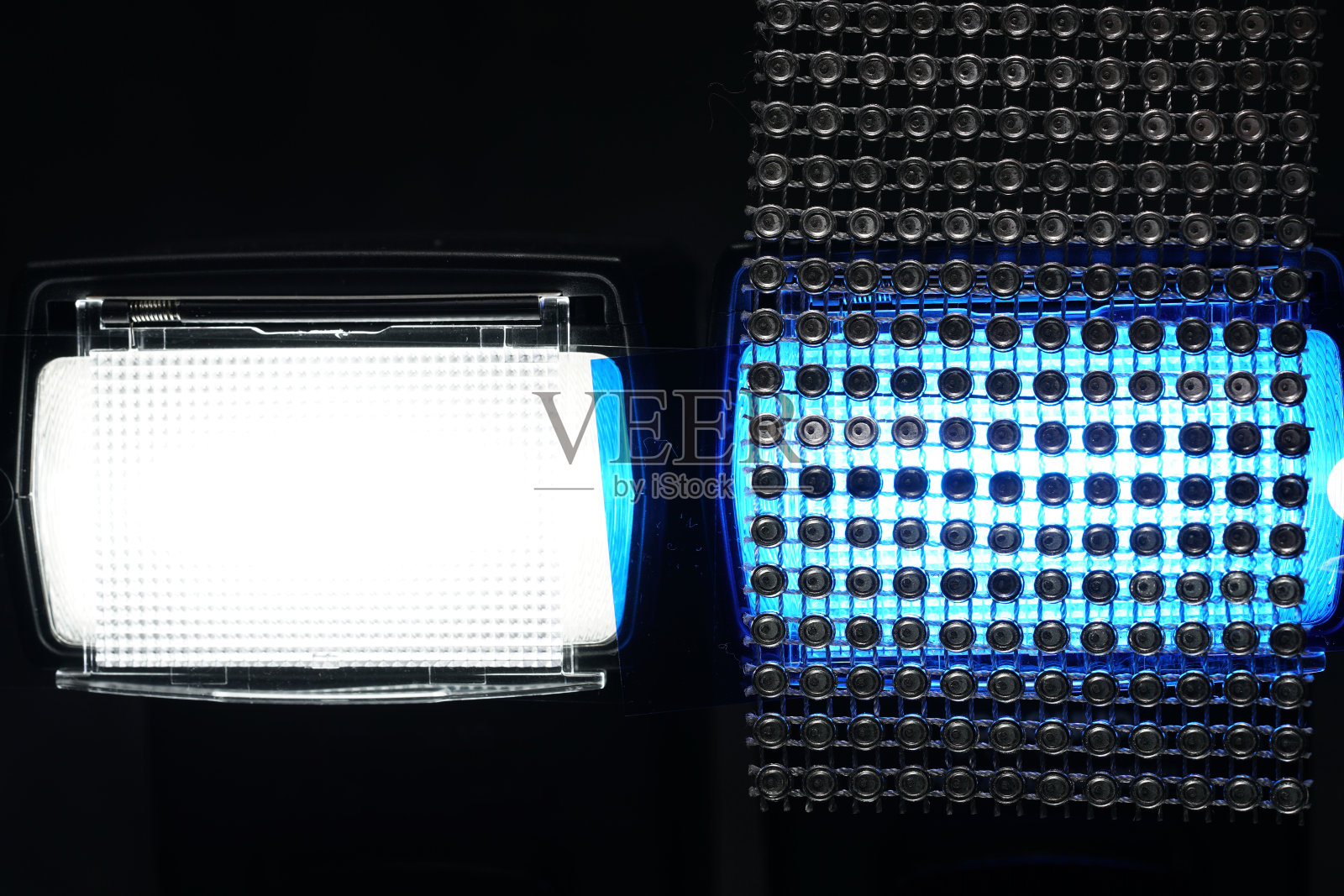 在工作室用闪光灯拍摄图形元素照片摄影图片