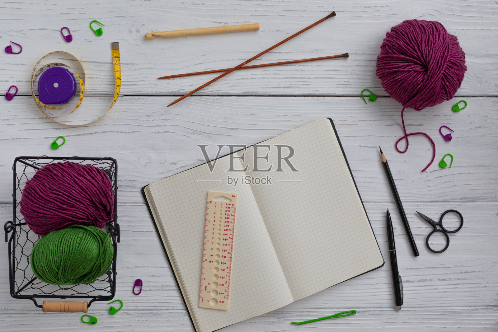 背景编织和钩编工具和配件开始一个项目照片摄影图片