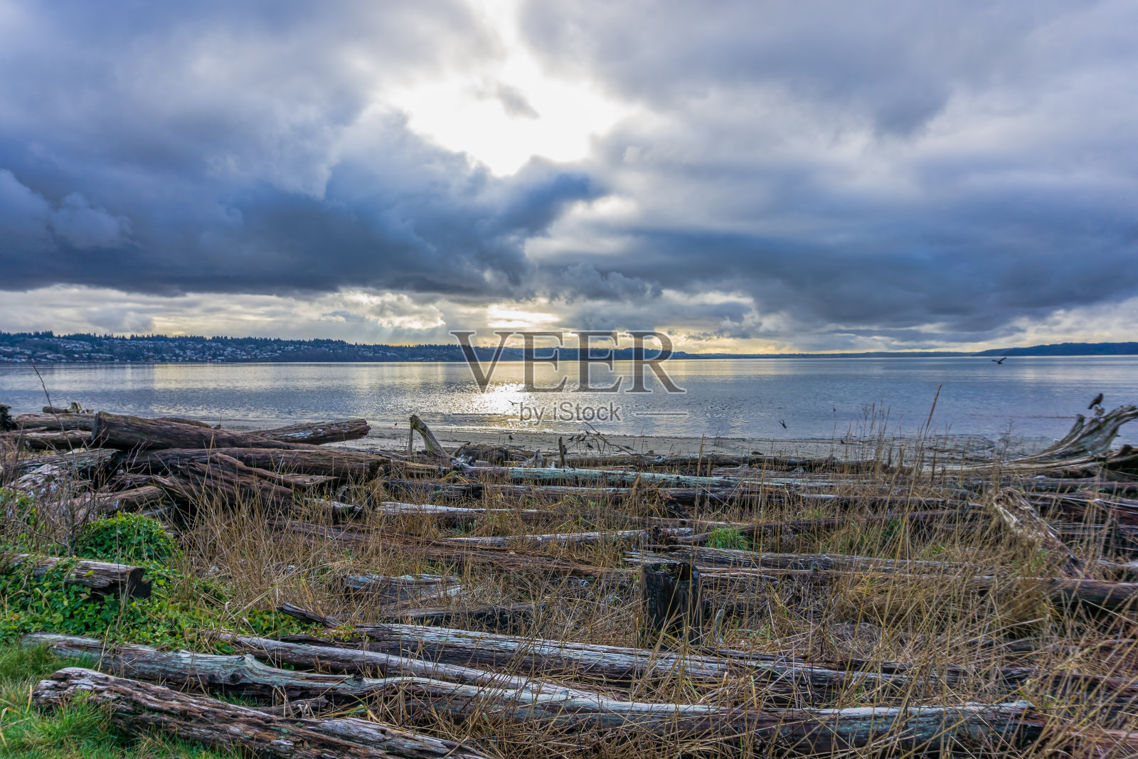 宁静的阴天照片摄影图片