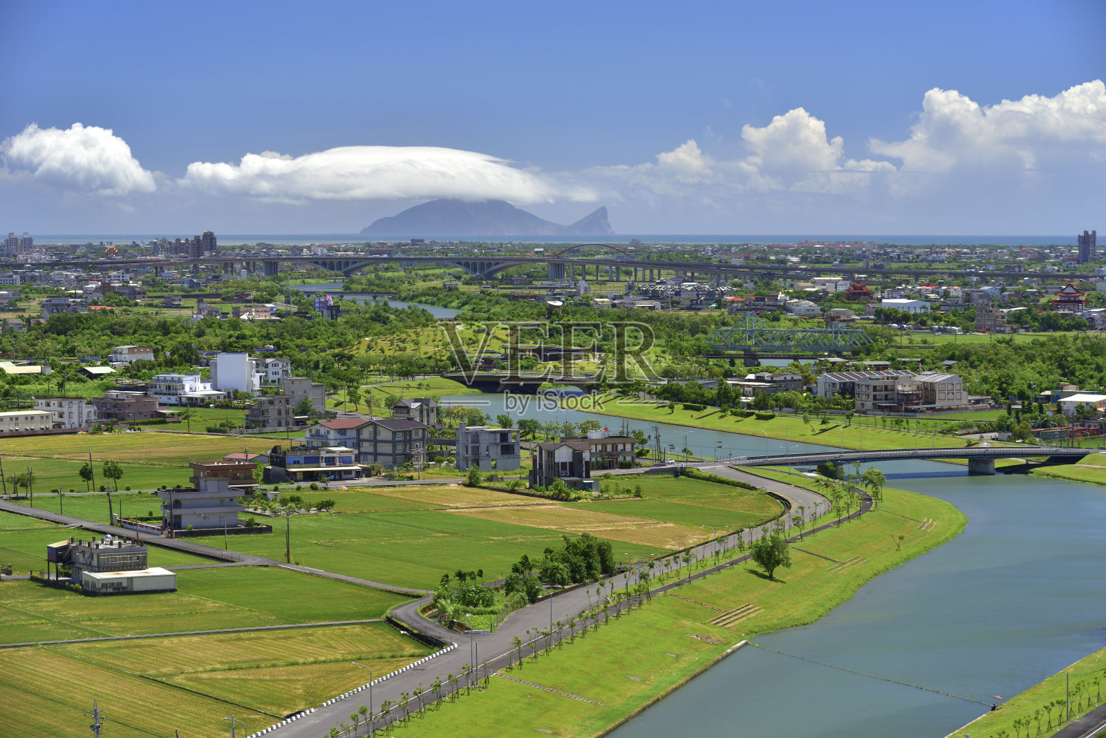 农田鸟瞰图照片摄影图片