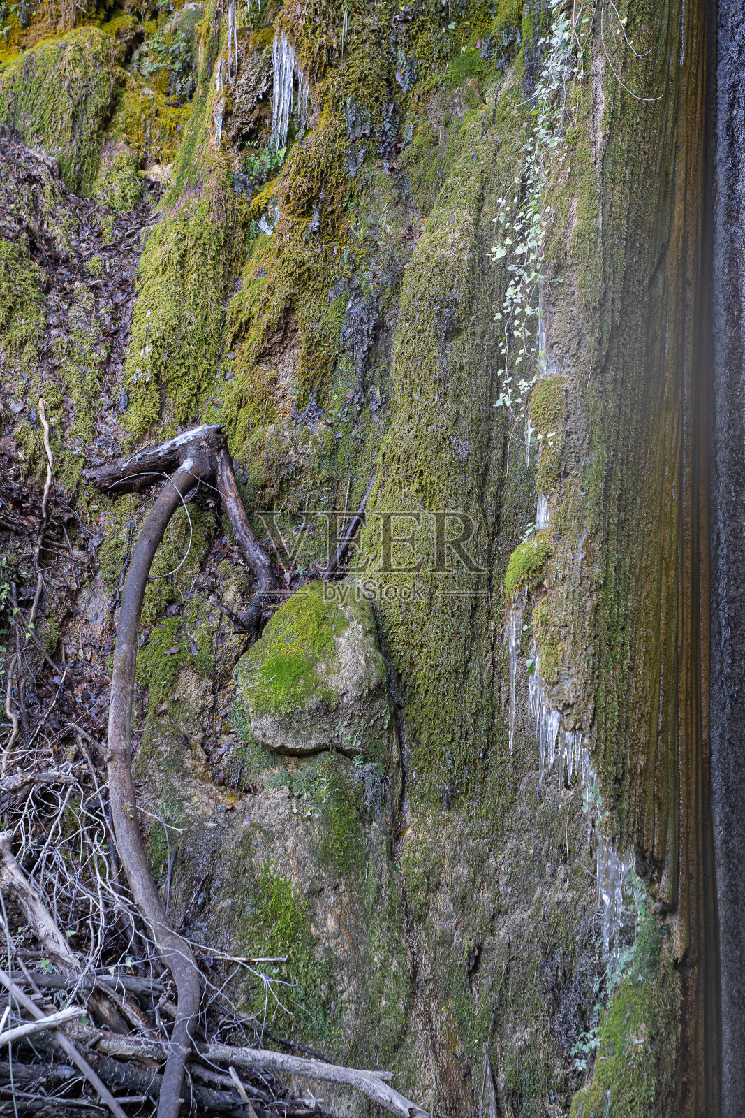 意大利拉齐奥托拉城堡的Vallocchie瀑布景观照片摄影图片
