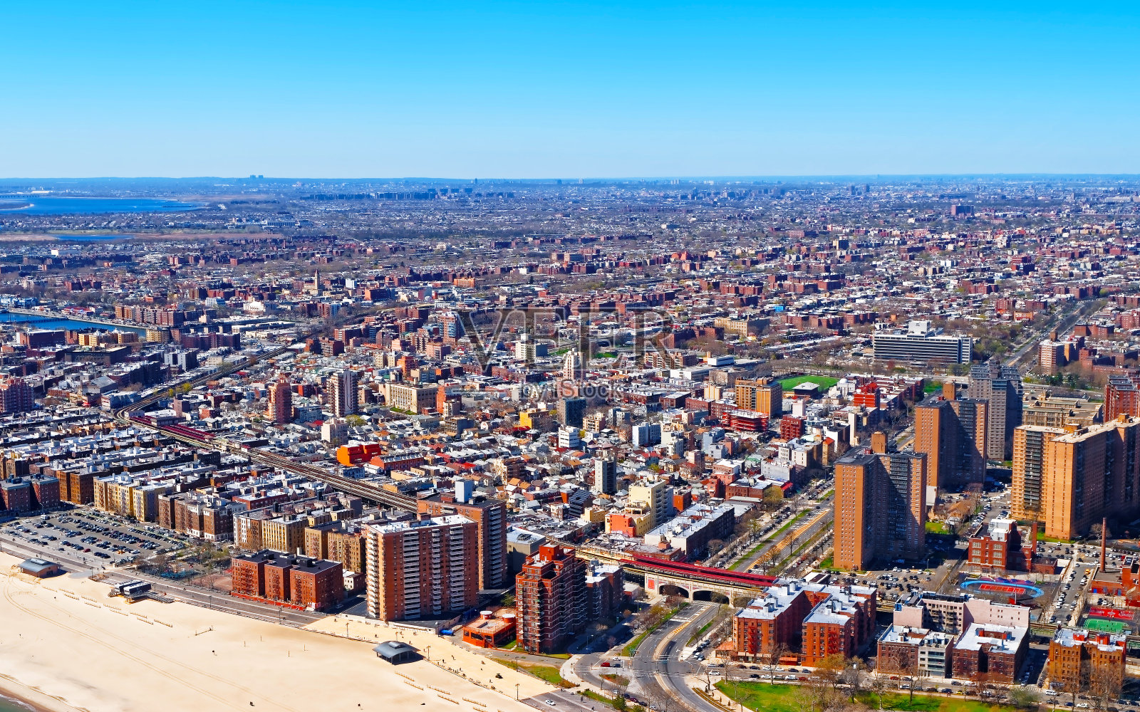 俯瞰纽约市住宅区反射照片摄影图片