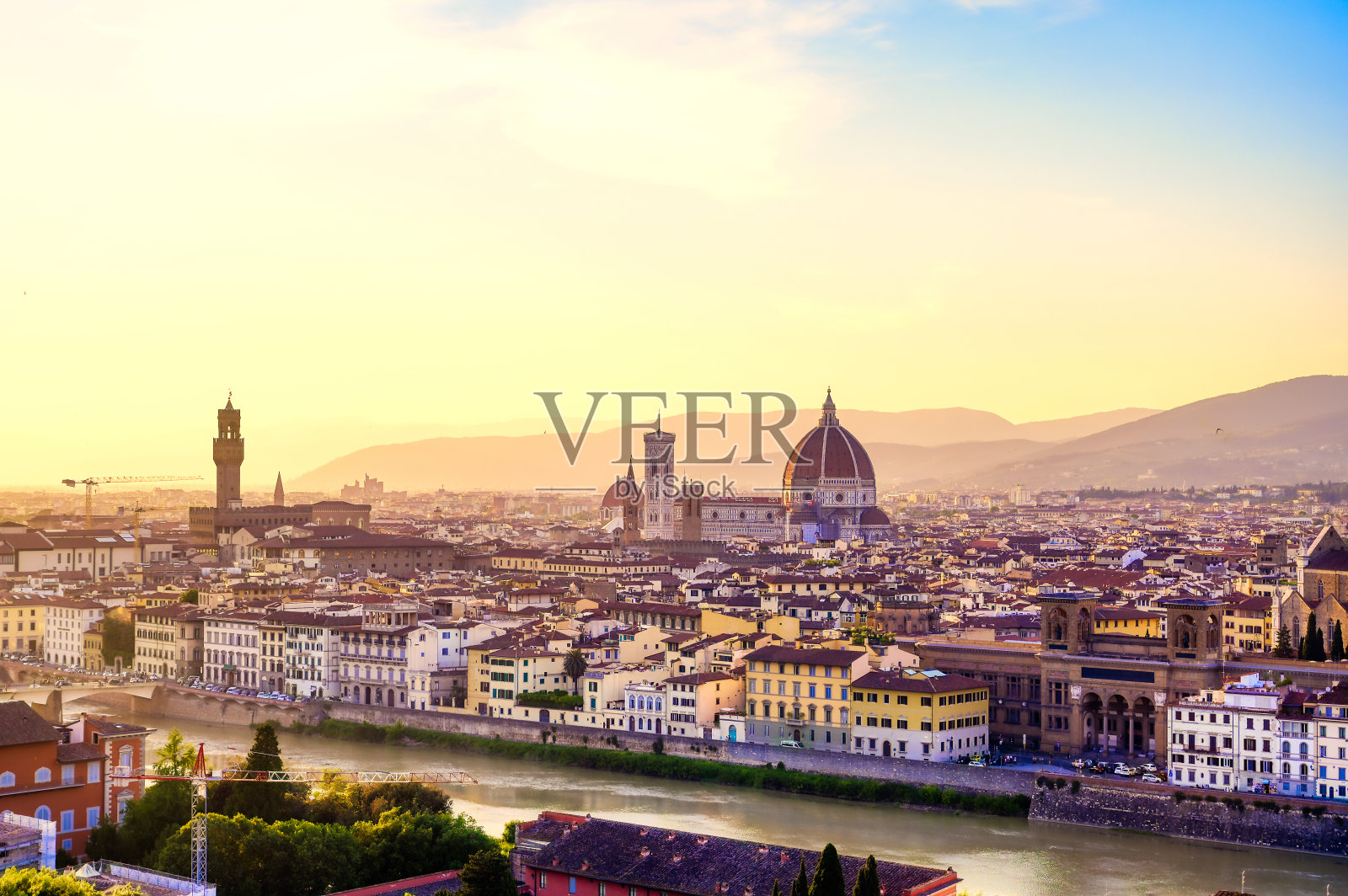 意大利佛罗伦萨和佛罗伦萨大教堂航拍照片摄影图片