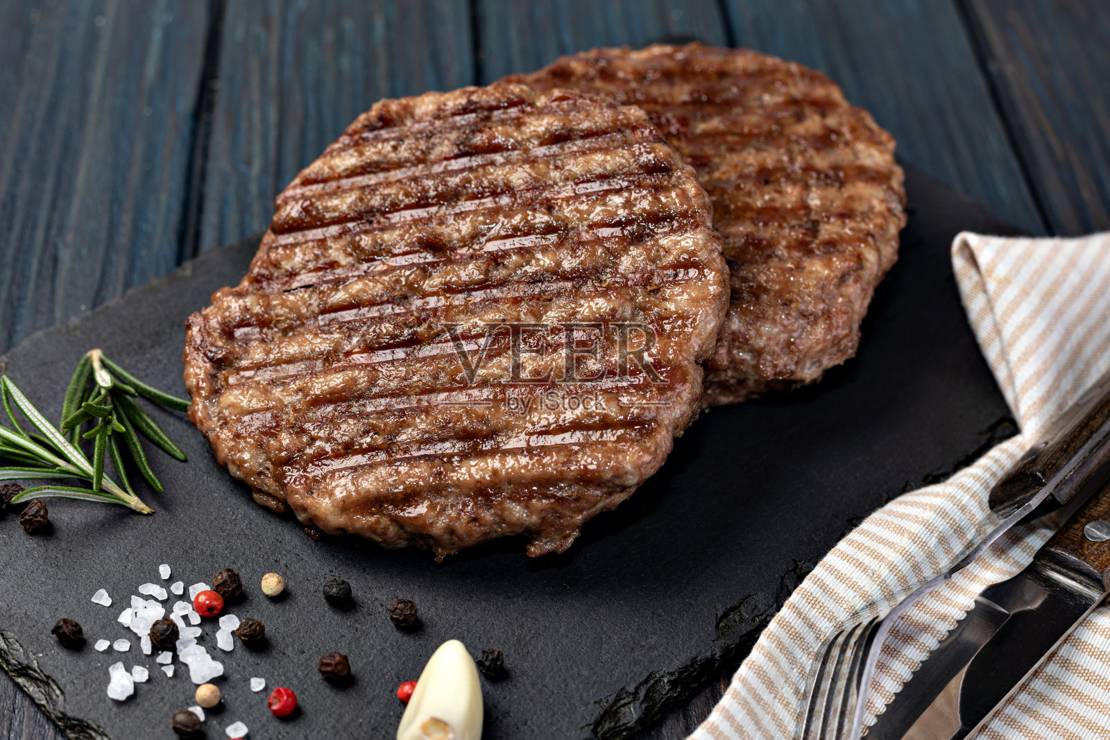 新鲜的肉肉饼照片摄影图片