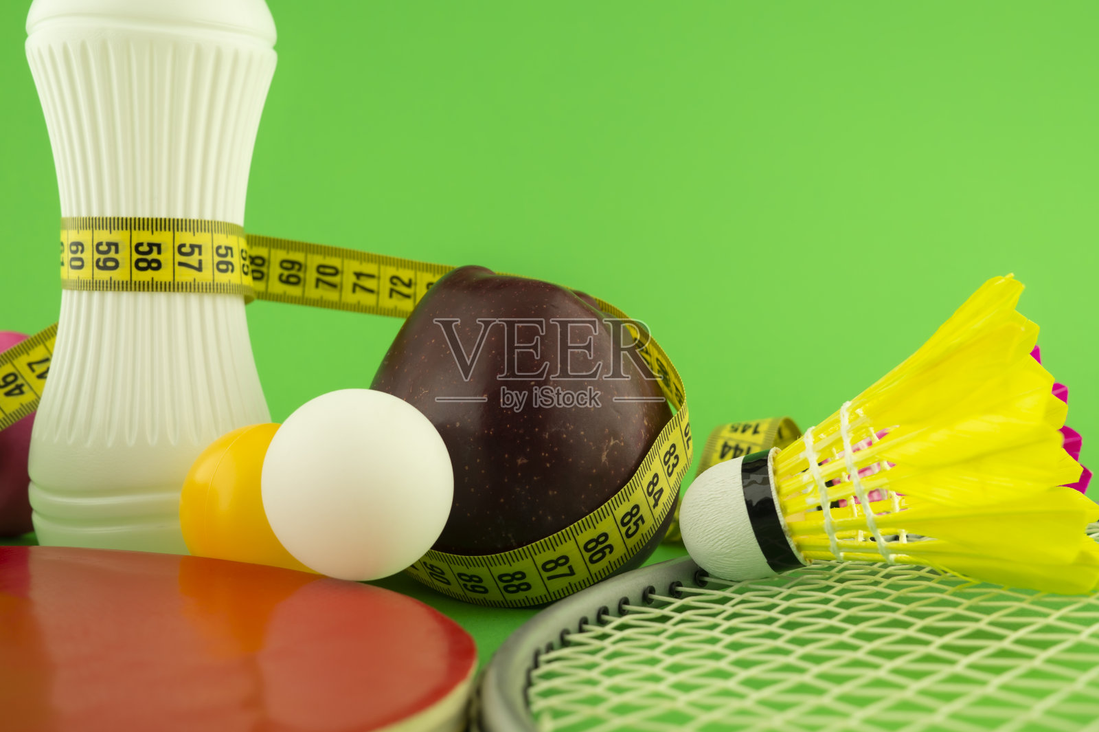 网球和绿色健康营养理念照片摄影图片