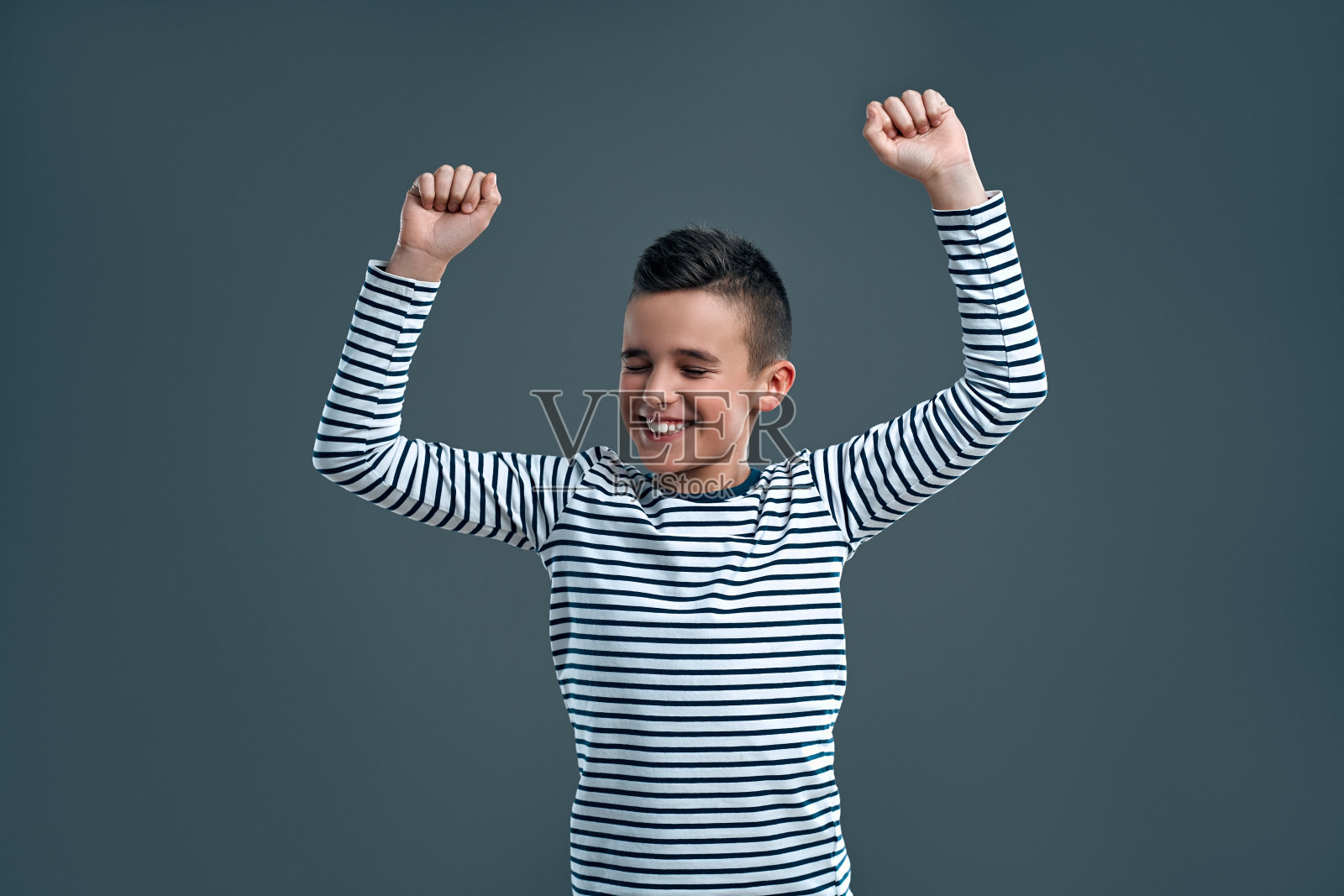 快乐的孩子照片摄影图片