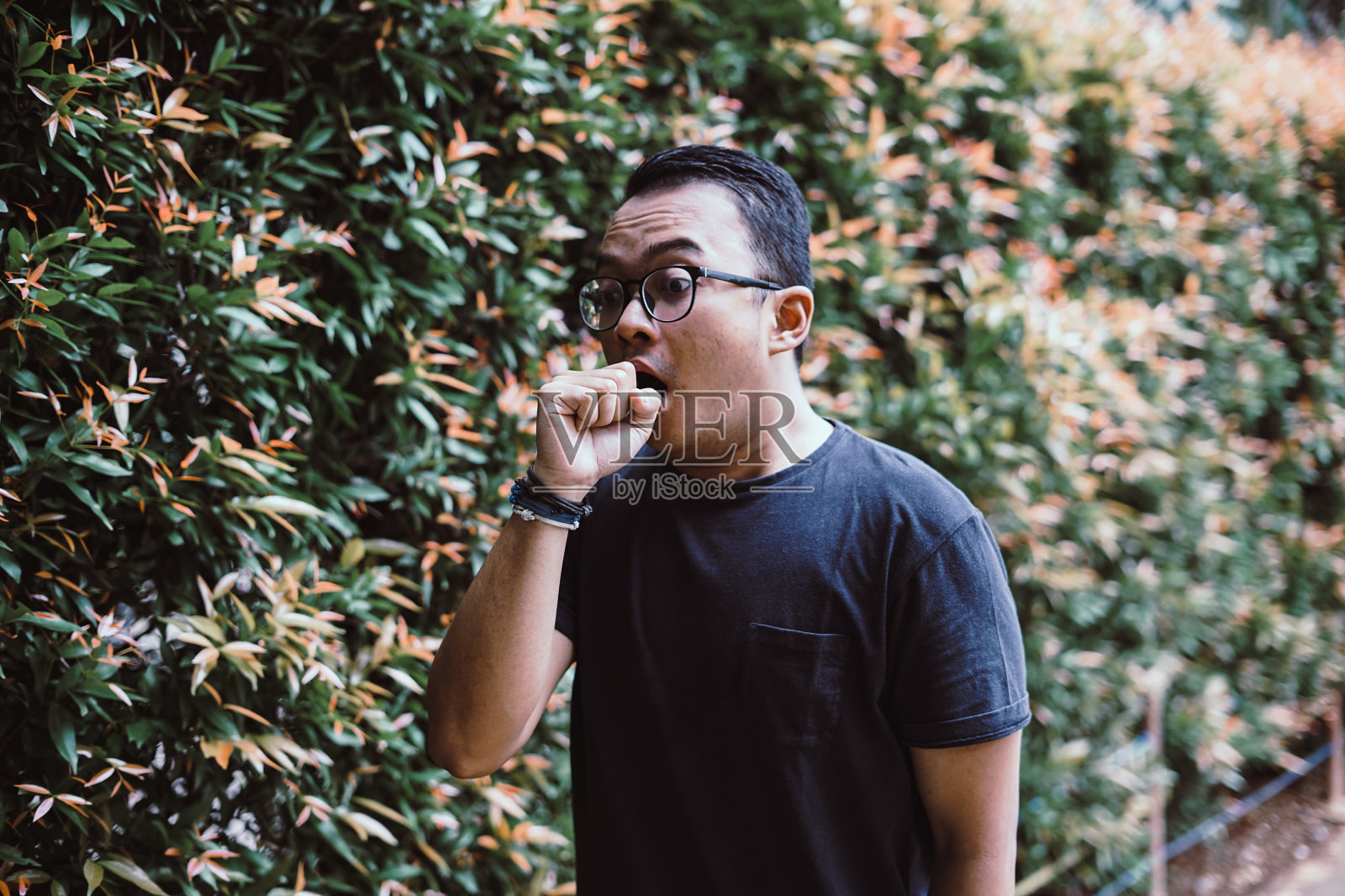 东南亚男人 - 咳嗽照片摄影图片