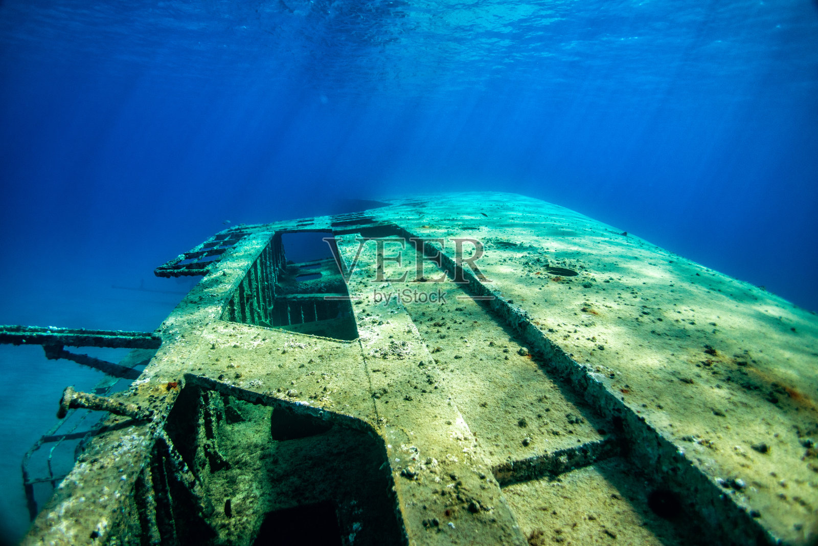 在水下沉船照片照片摄影图片