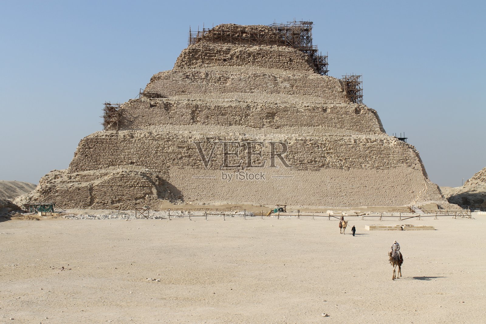 首次国外旅行（埃及）：焦赛尔金字塔照片摄影图片