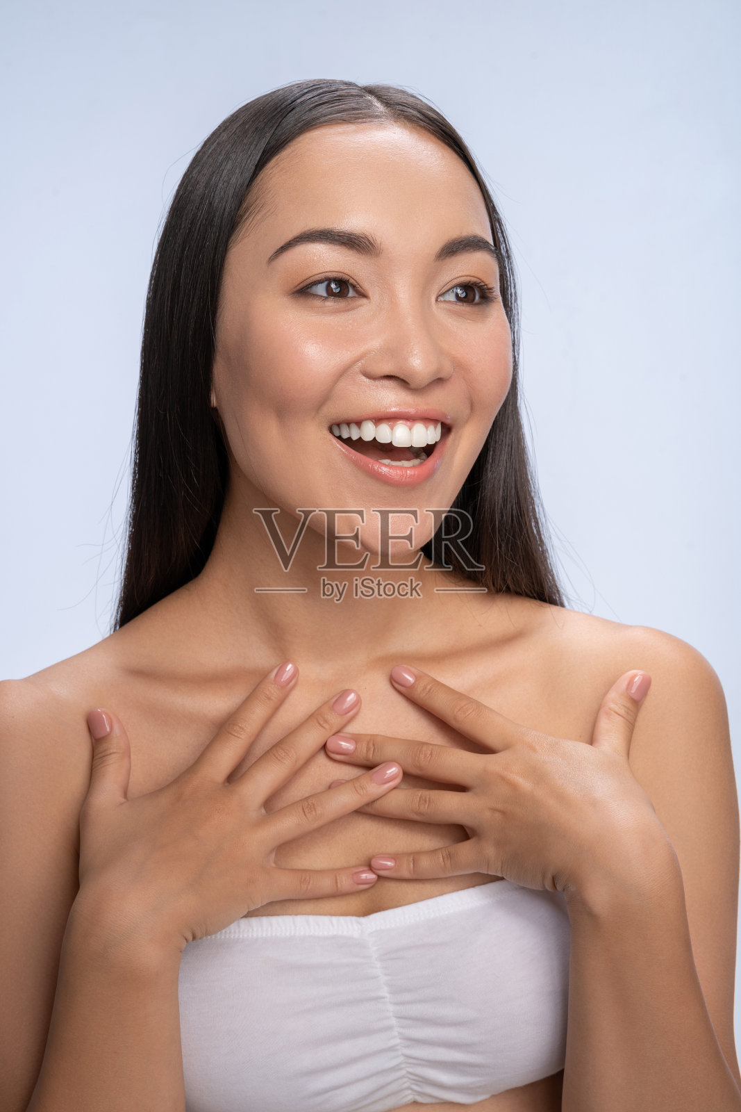 惊喜的国际女孩照片摄影图片