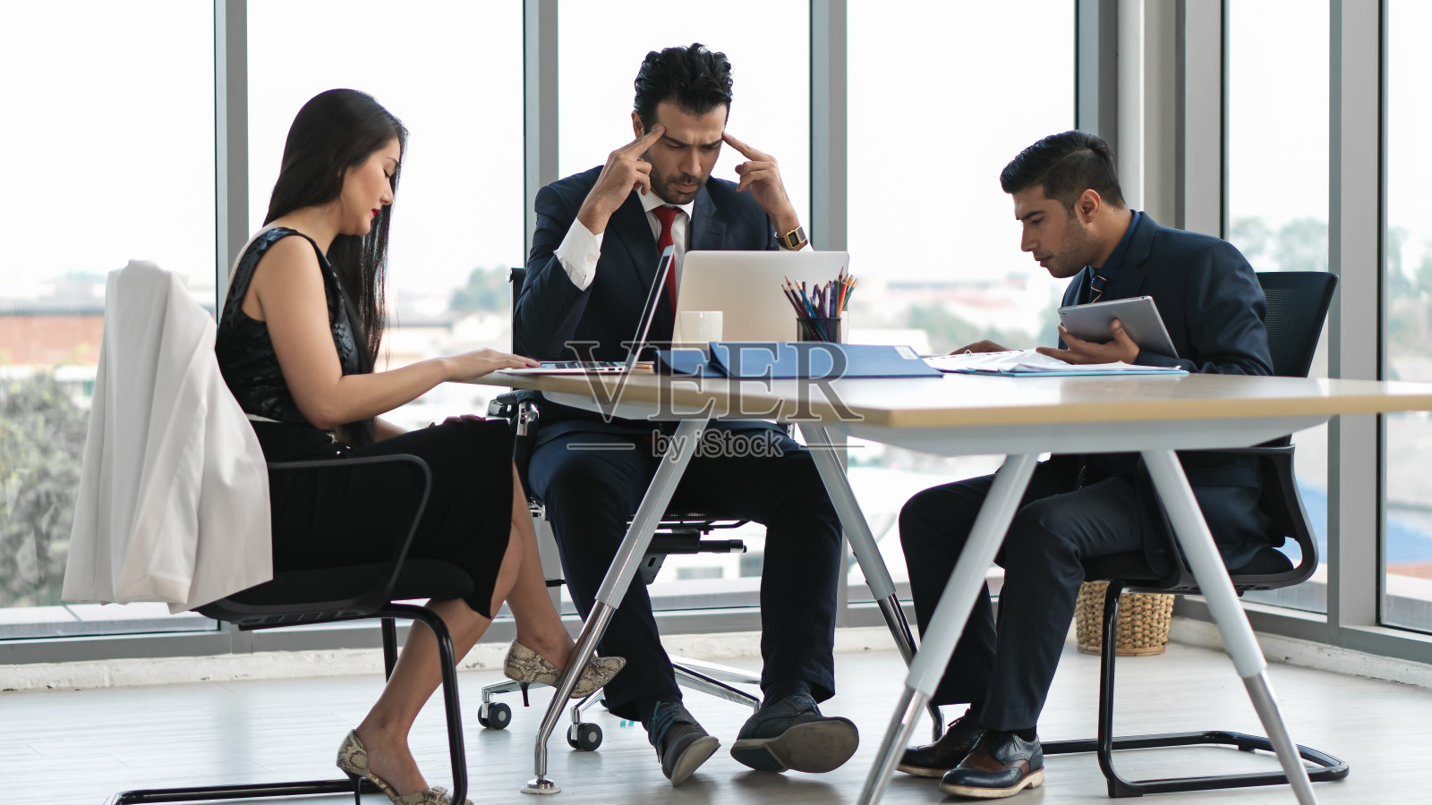 商业人士团队会议照片摄影图片