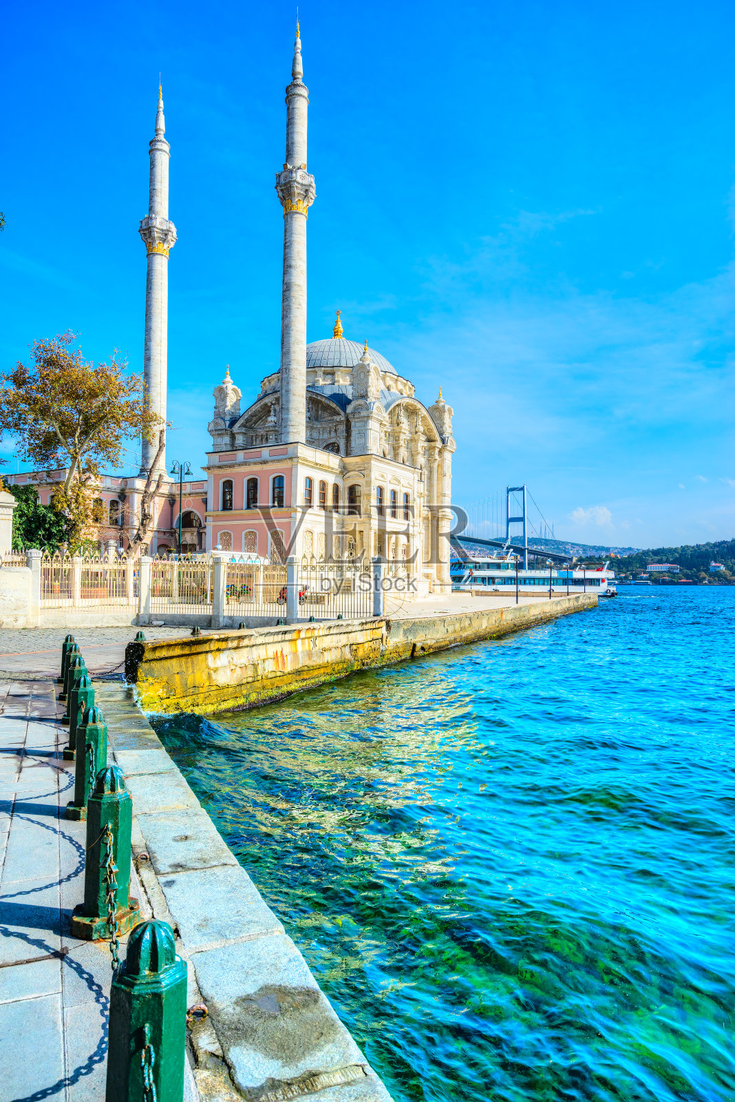 土耳其伊斯坦布尔的Ortakoy清真寺照片摄影图片