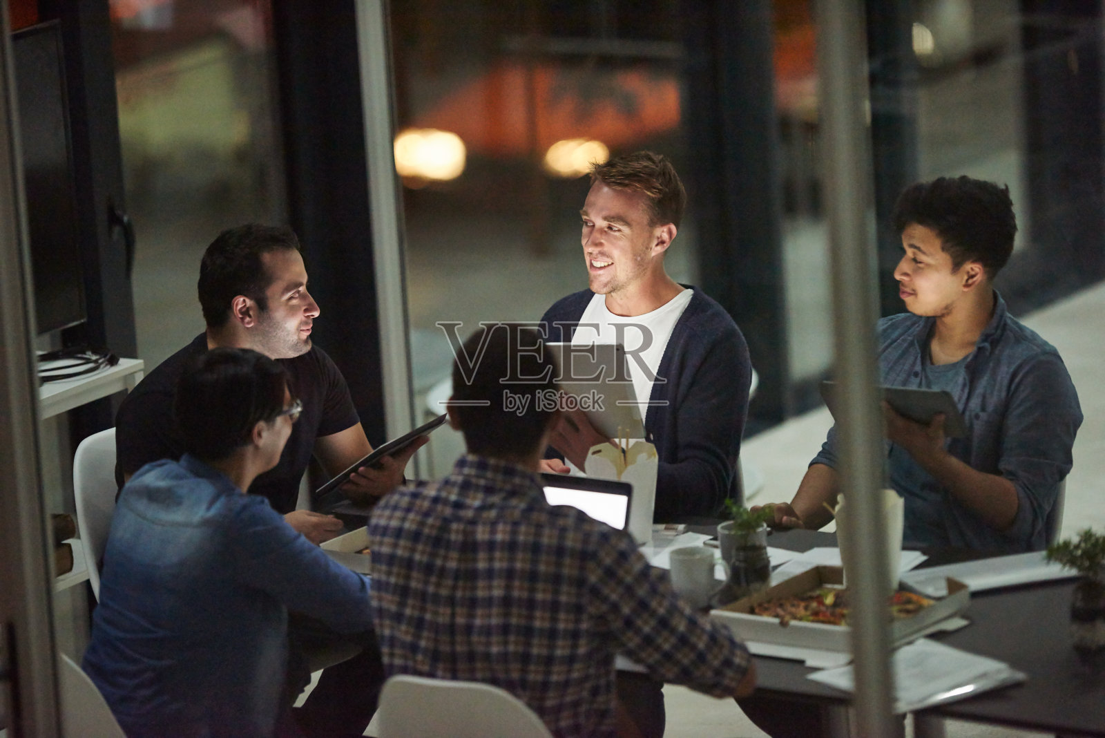 他们互相激励照片摄影图片