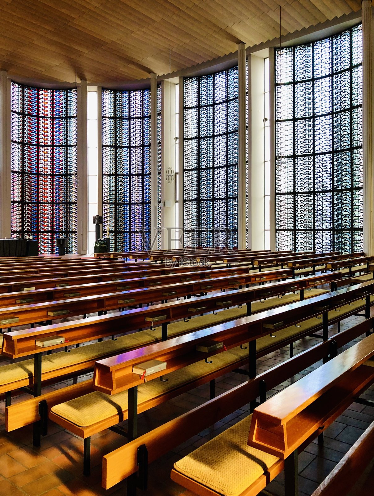 位于德国黑森林的Bad Durrheim(圣约翰)教堂内部照片摄影图片