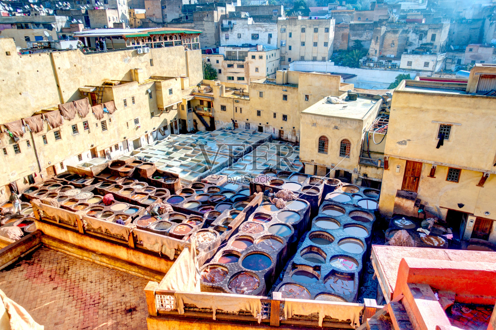 非斯麦地那:摩洛哥制革厂照片摄影图片