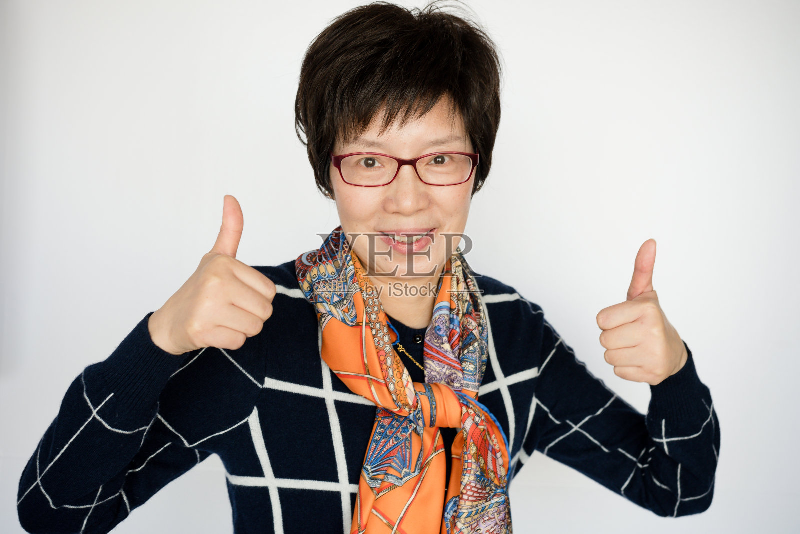 成熟的亚洲女人照片摄影图片