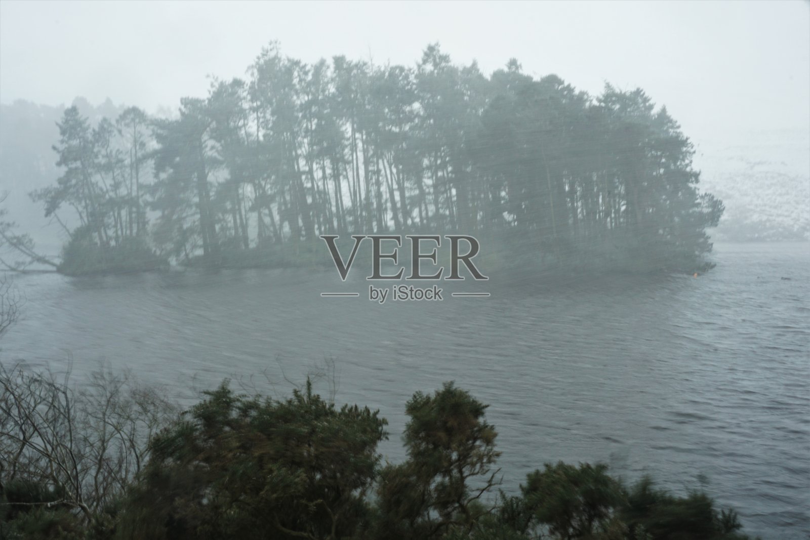 寒冷的淋浴照片摄影图片