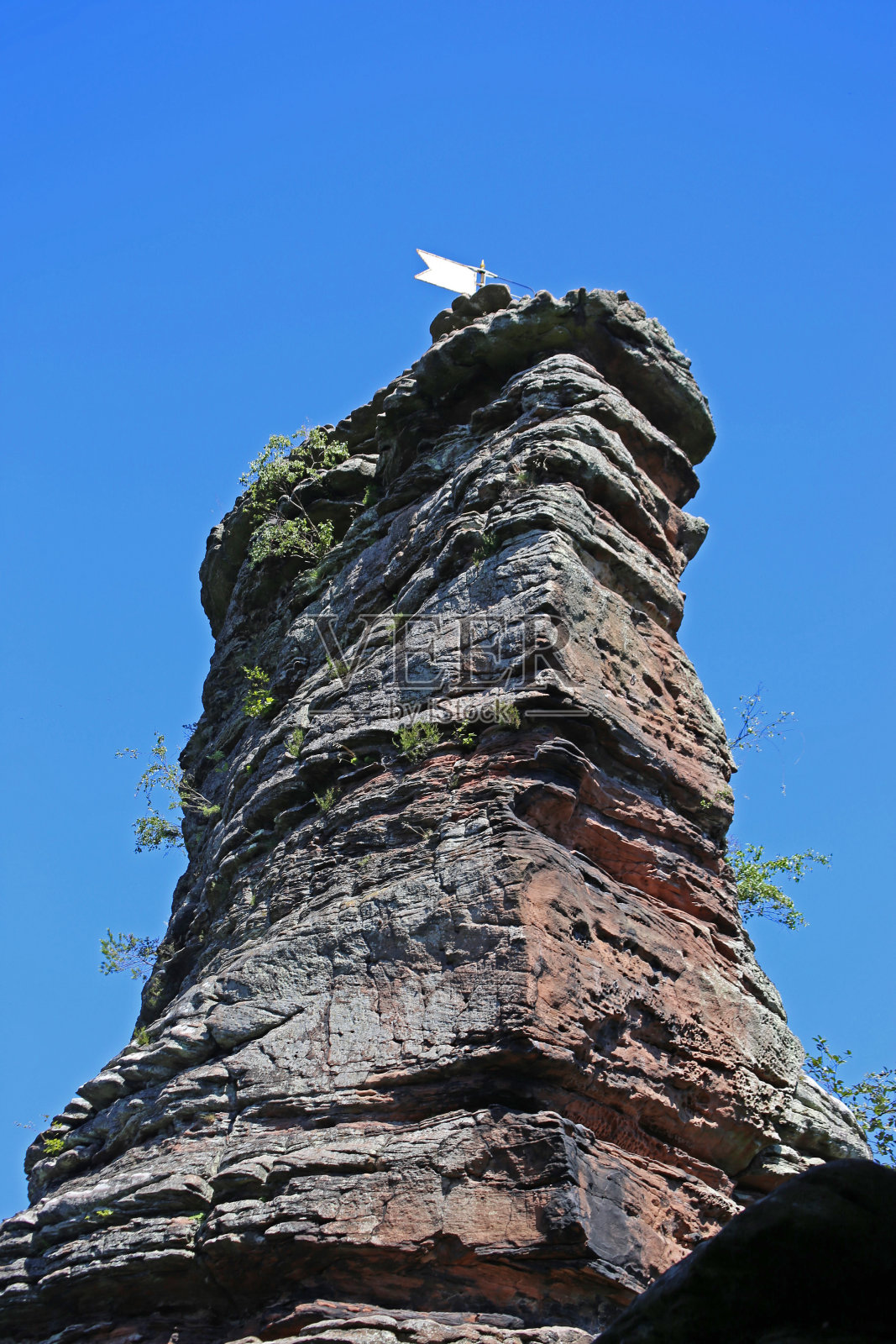Jungturm，德国普法尔茨森林中著名的攀岩岩石照片摄影图片