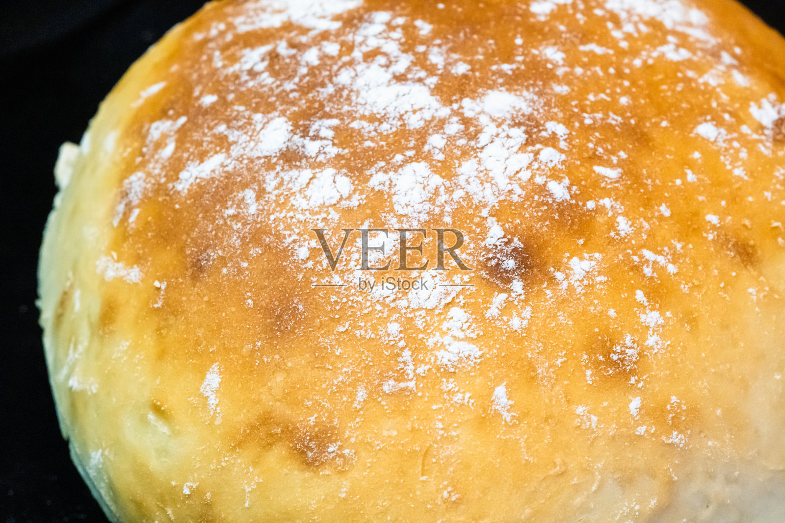 在桌上准备生面团照片摄影图片