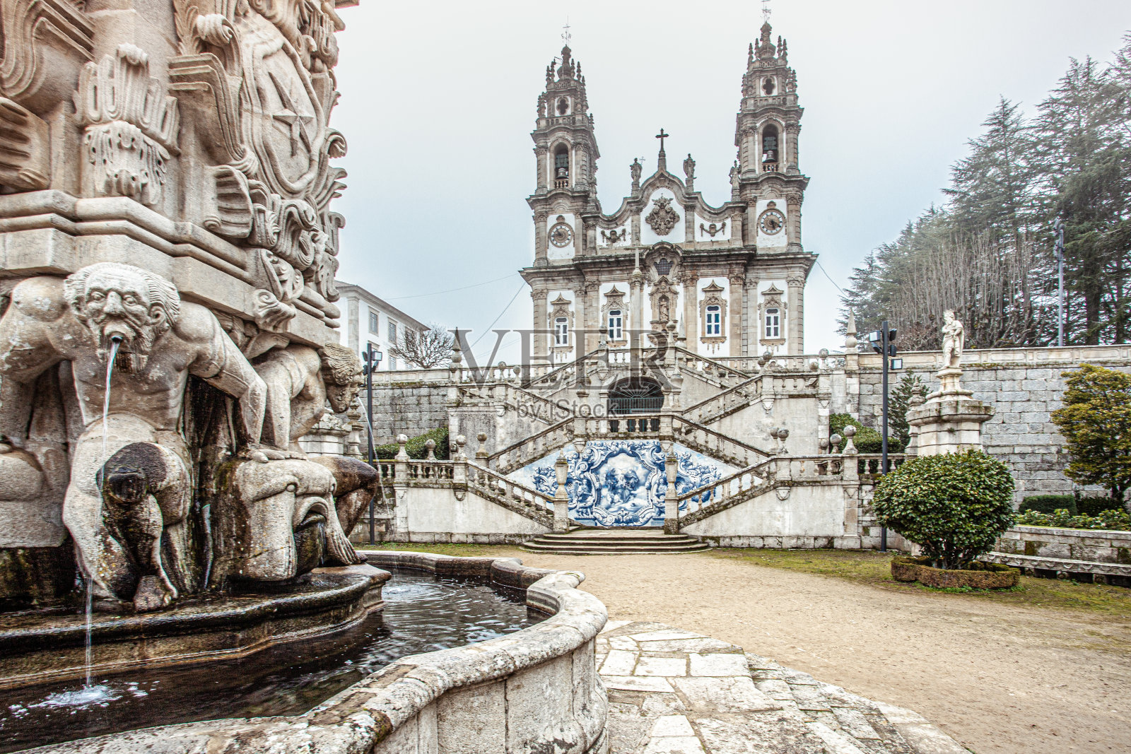 Nossa Senhora dos教堂避难所Remédios在晨雾中照片摄影图片