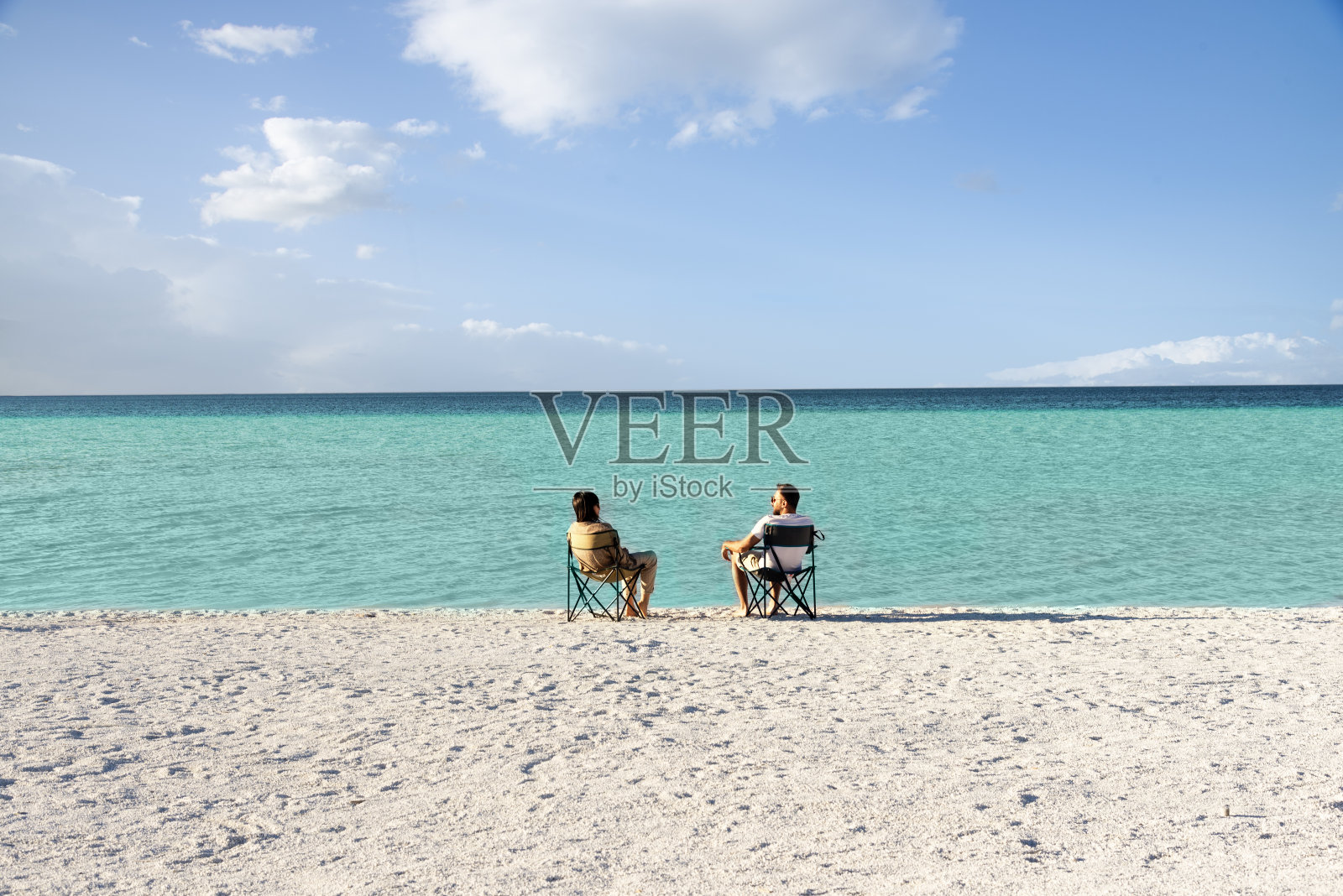 如马尔代夫般的萨尔达湖，拥有白色沙滩和碧绿色的水照片摄影图片