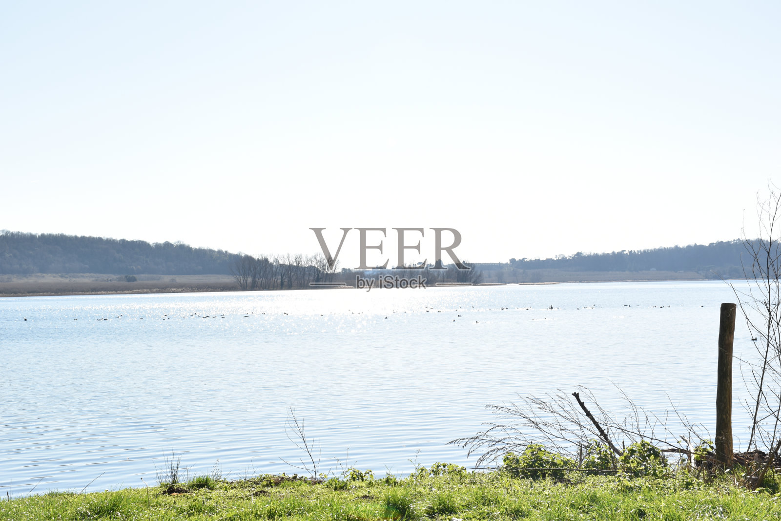 看湖岸天照片摄影图片