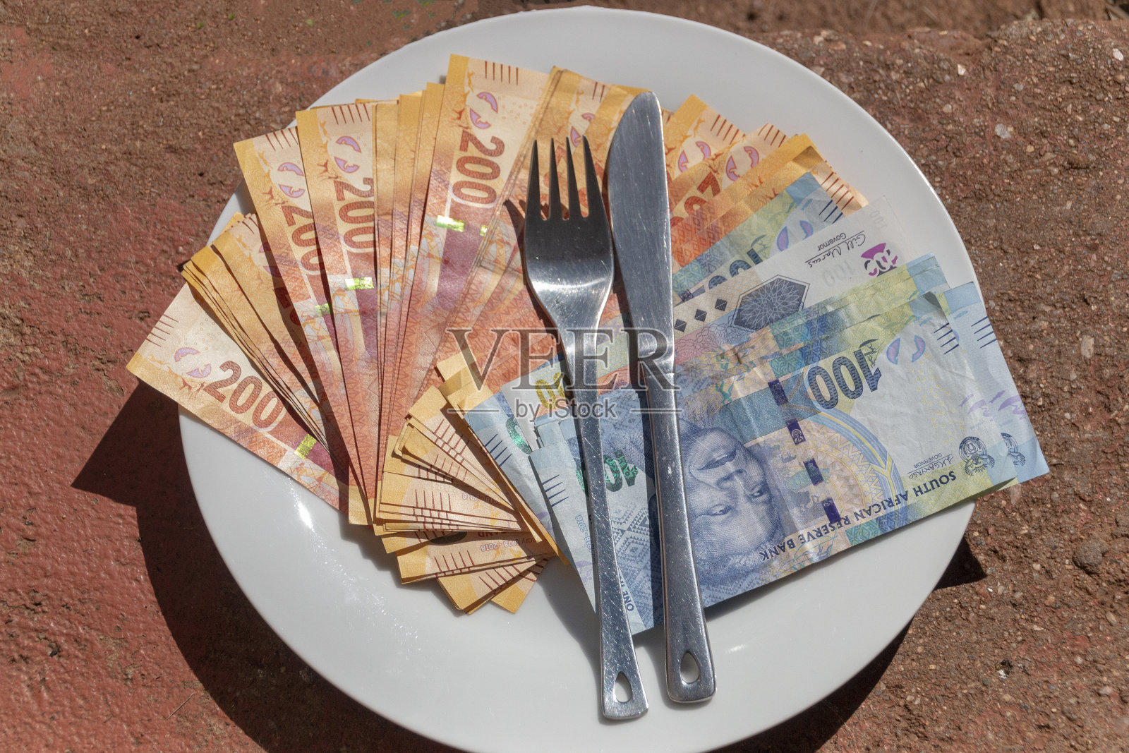 1和200兰特钞票的近景照片摄影图片