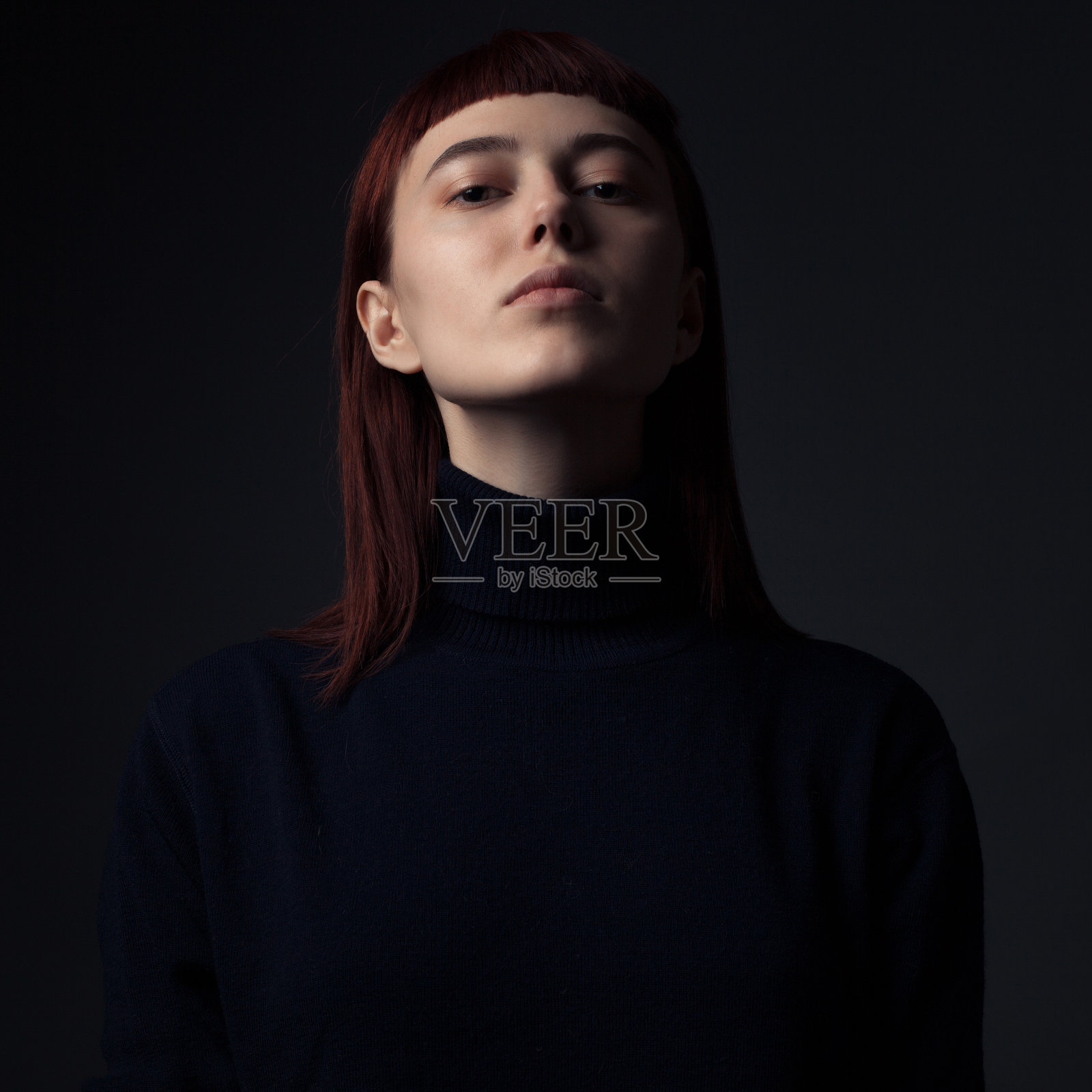 严肃女性肖像照片摄影图片