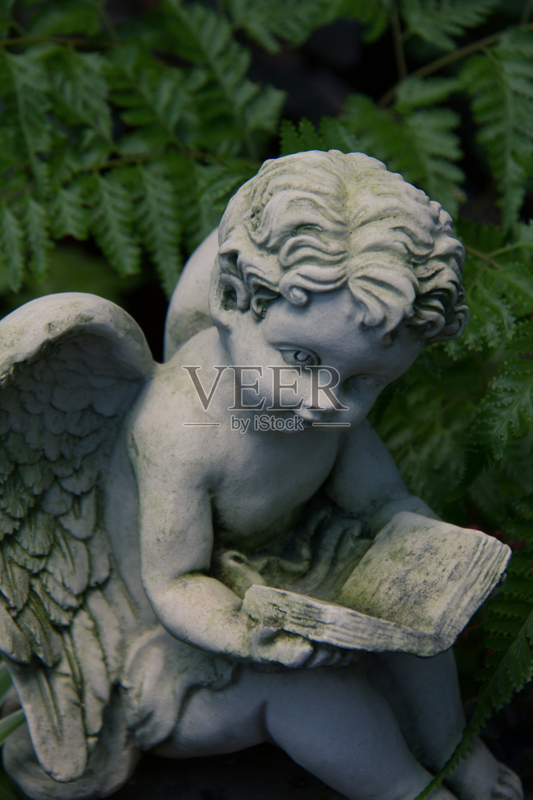 可爱的丘比特雕塑照片摄影图片