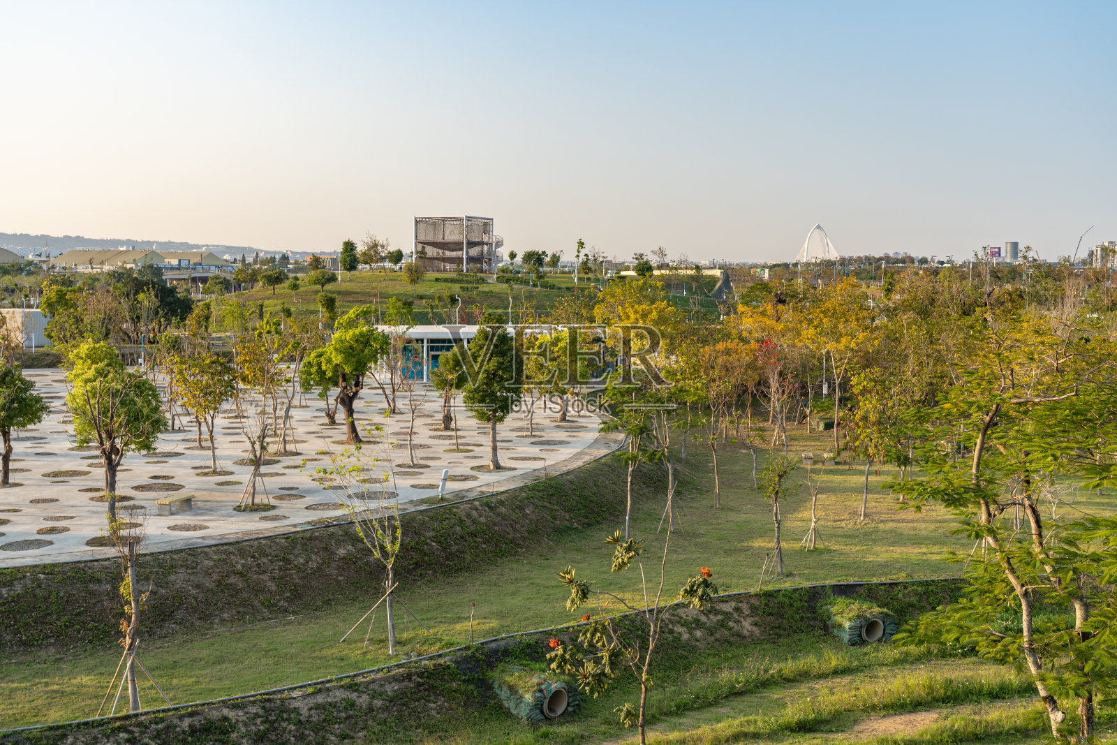 台中中央公园位于水南经贸区内。台湾省台中市西屯区照片摄影图片