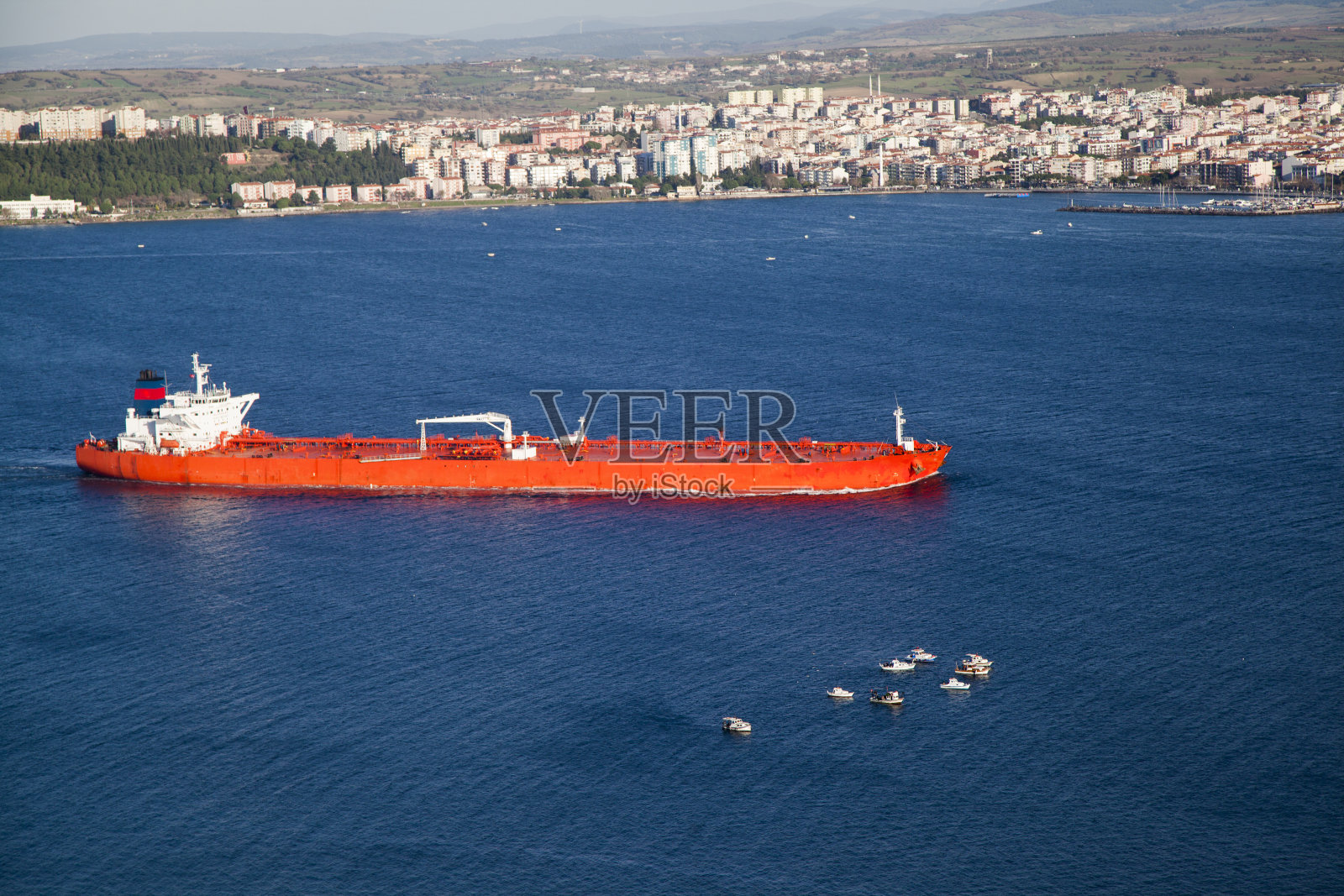 红色油轮照片摄影图片