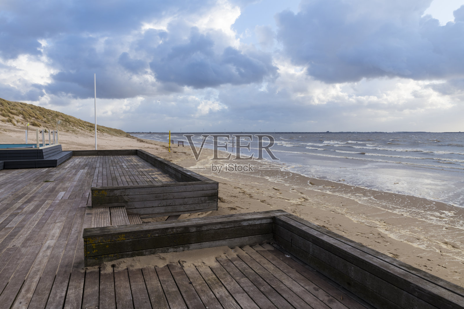 北海罗坎耶地区气候变化引起的高水位照片摄影图片