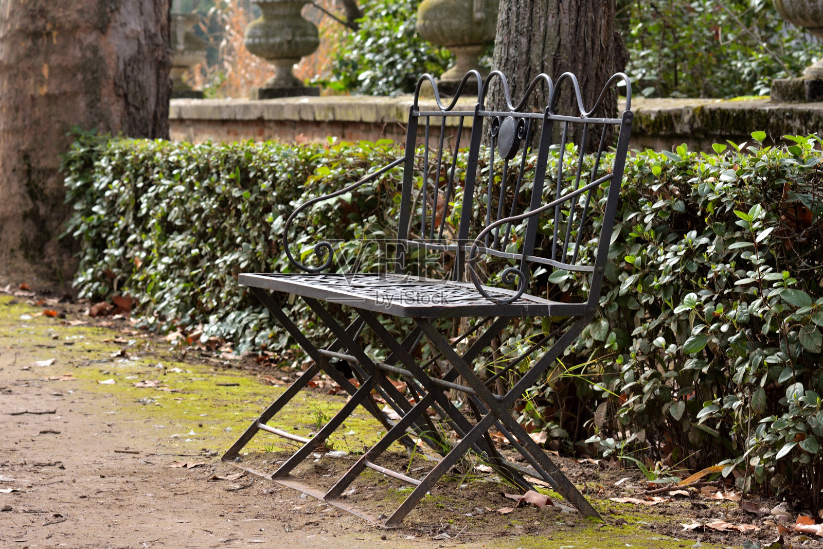 公园里的长椅照片摄影图片