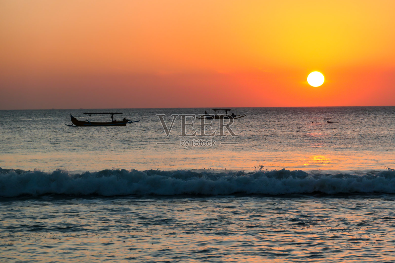 巴东-日落在海上照片摄影图片