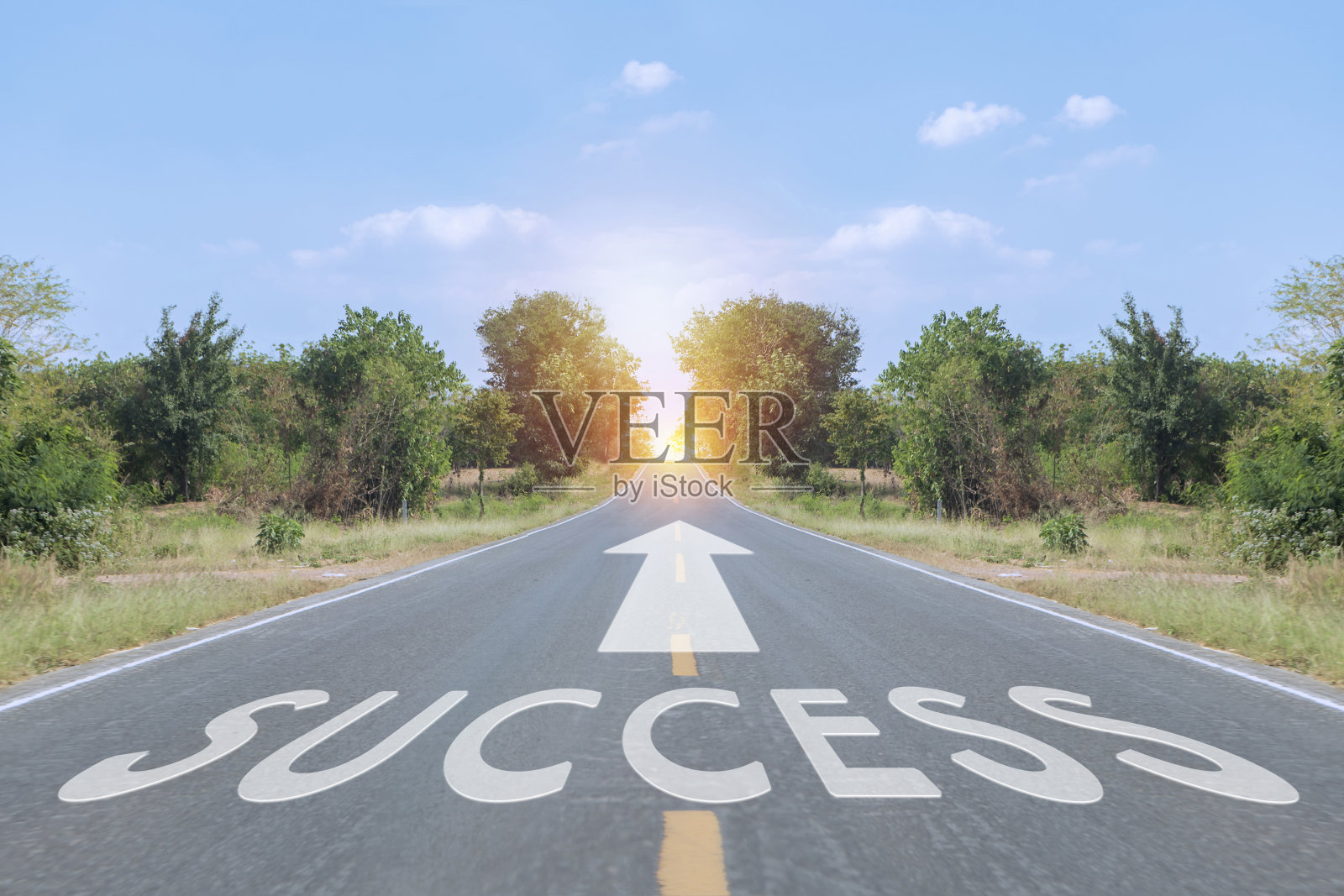 指引通往未来成功之路的箭头照片摄影图片