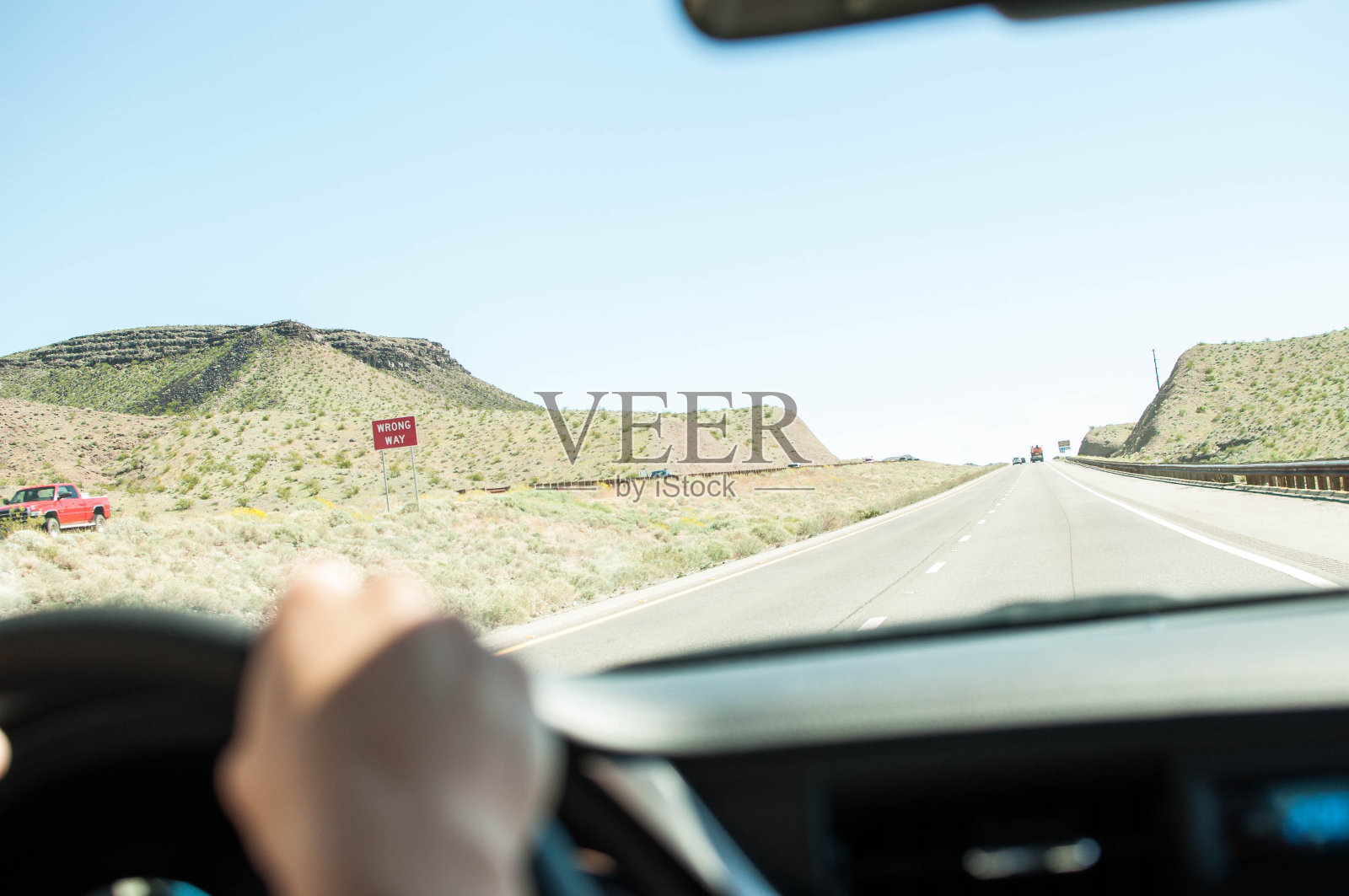 在路上！照片摄影图片