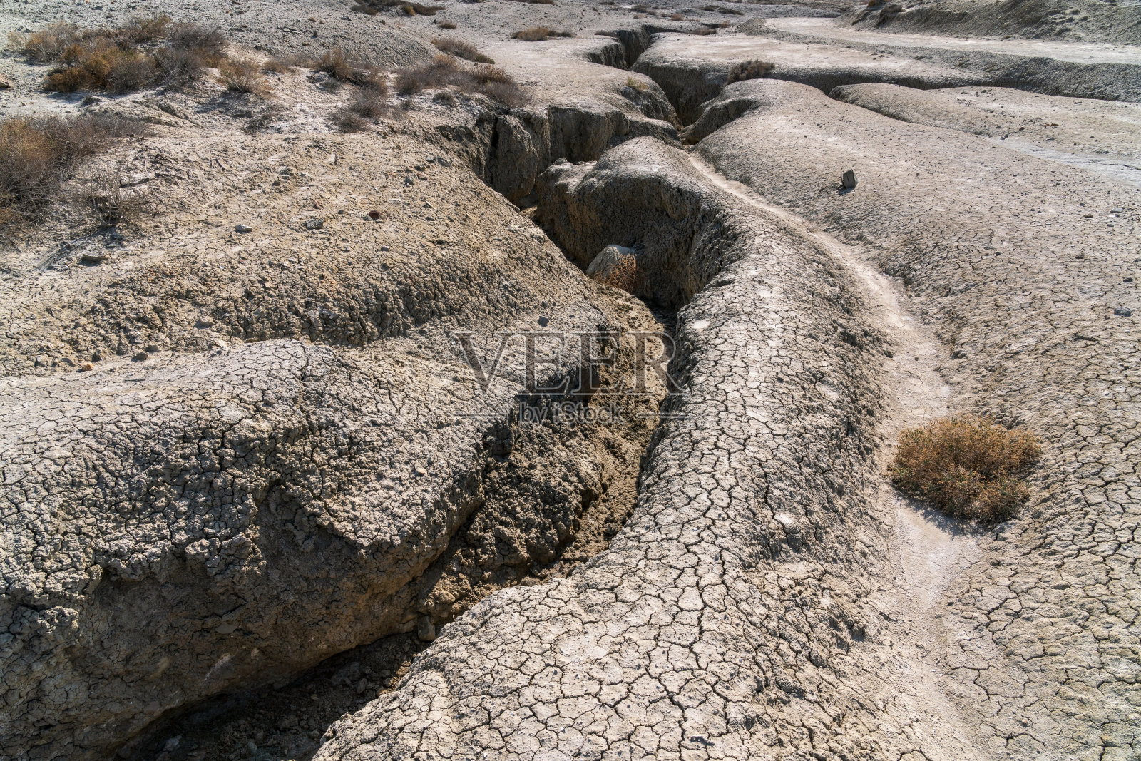 地壳断层，地震的后果照片摄影图片