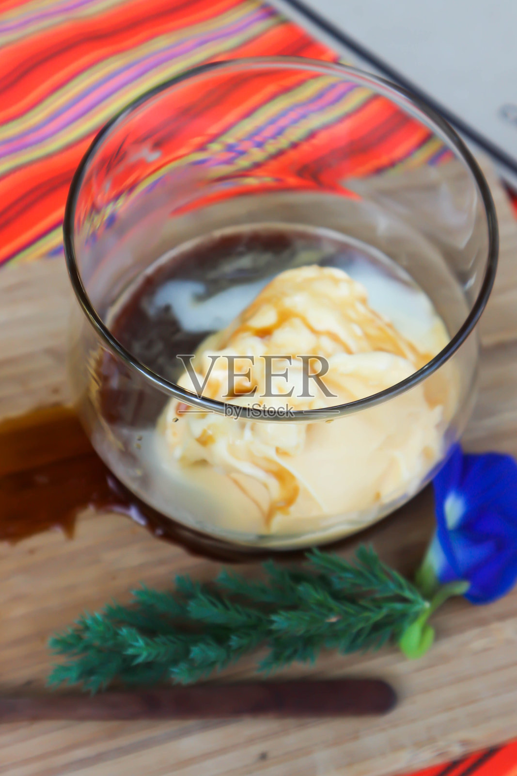 Affogato或咖啡和冰淇淋照片摄影图片