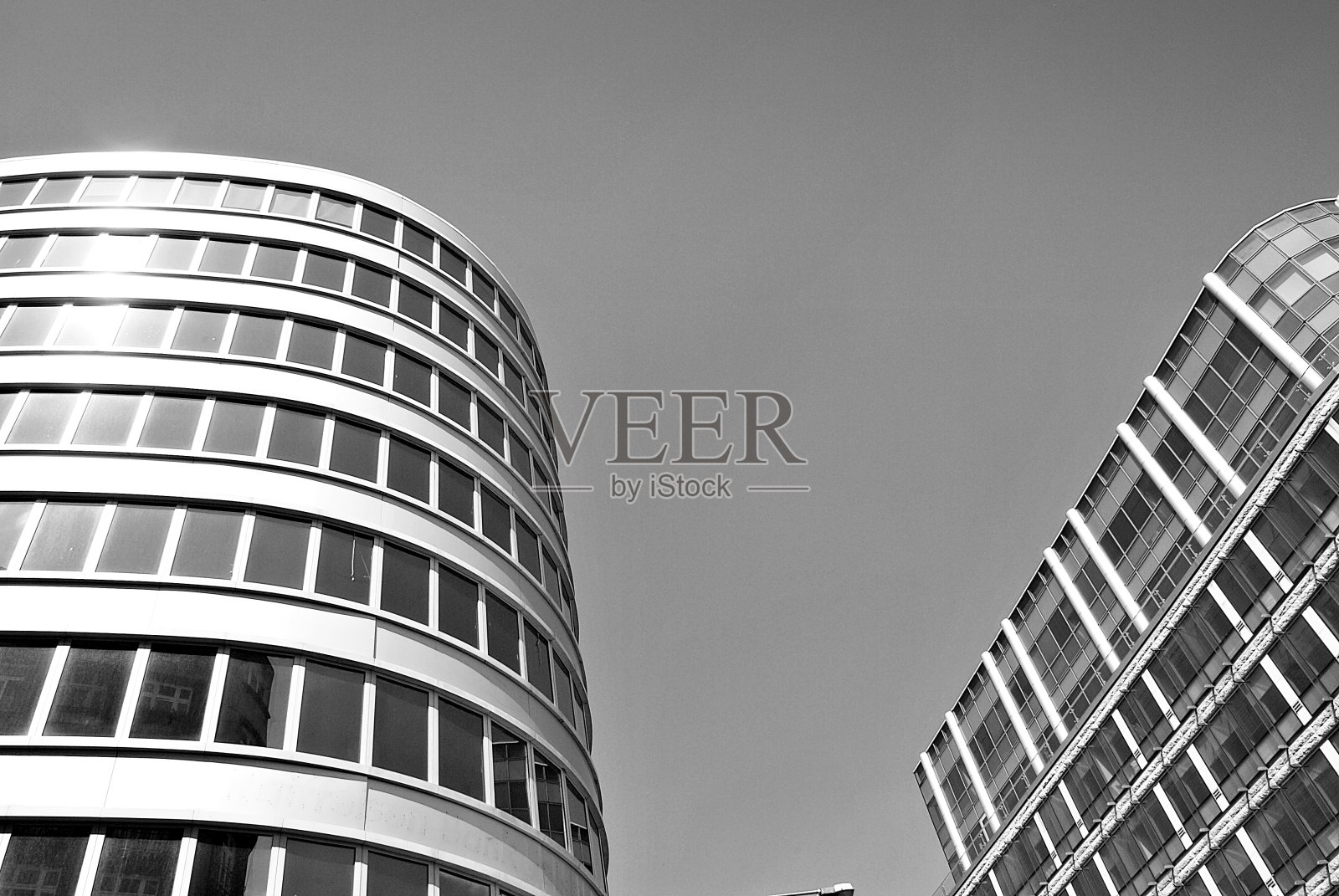 现代的玻璃面。黑色和白色。照片摄影图片