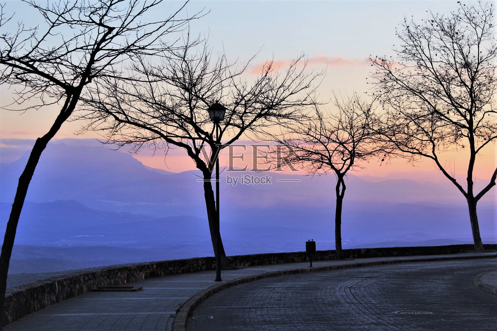 山脉日落景观照片照片摄影图片