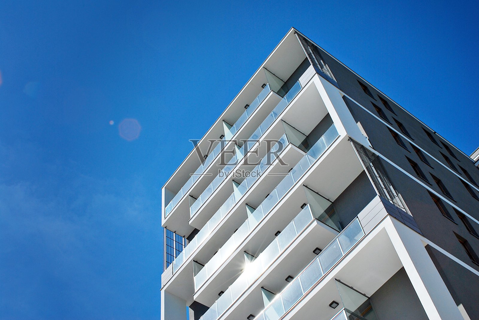 现代，豪华公寓大楼。照片摄影图片