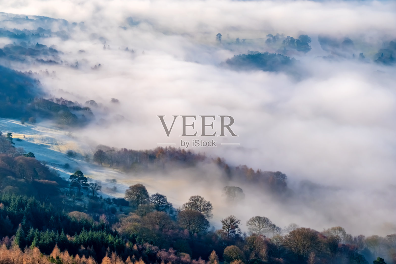 英国湖区国家公园朦胧的黎明照片摄影图片