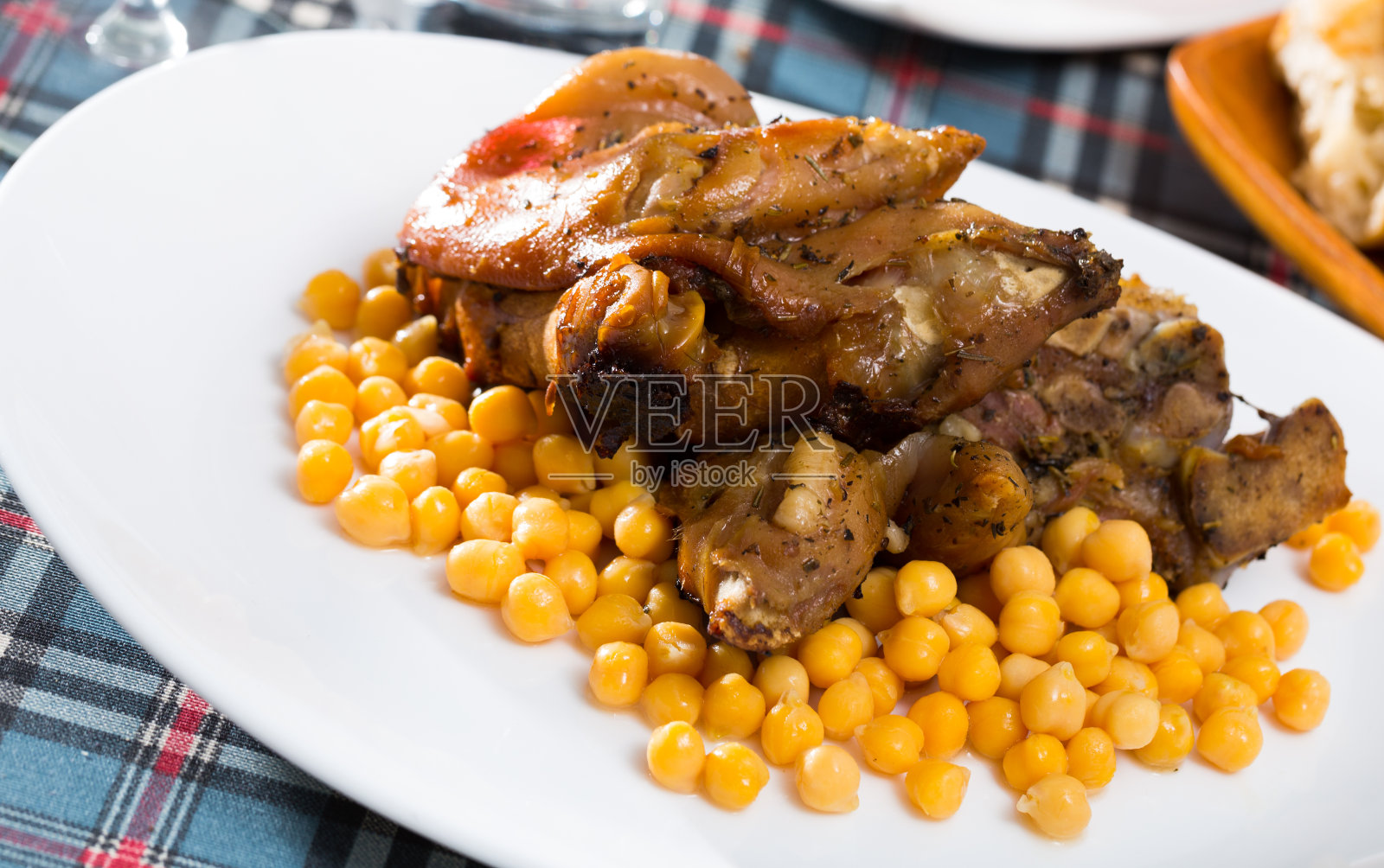 西班牙菜鹰嘴豆猪蹄照片摄影图片