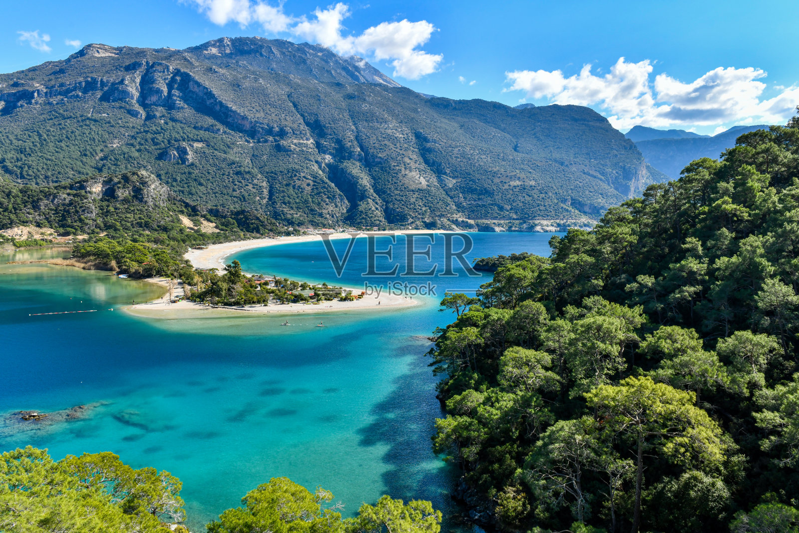 巴巴达格山和Oludeniz海滩。来自土耳其的Oludeniz海滩。照片摄影图片