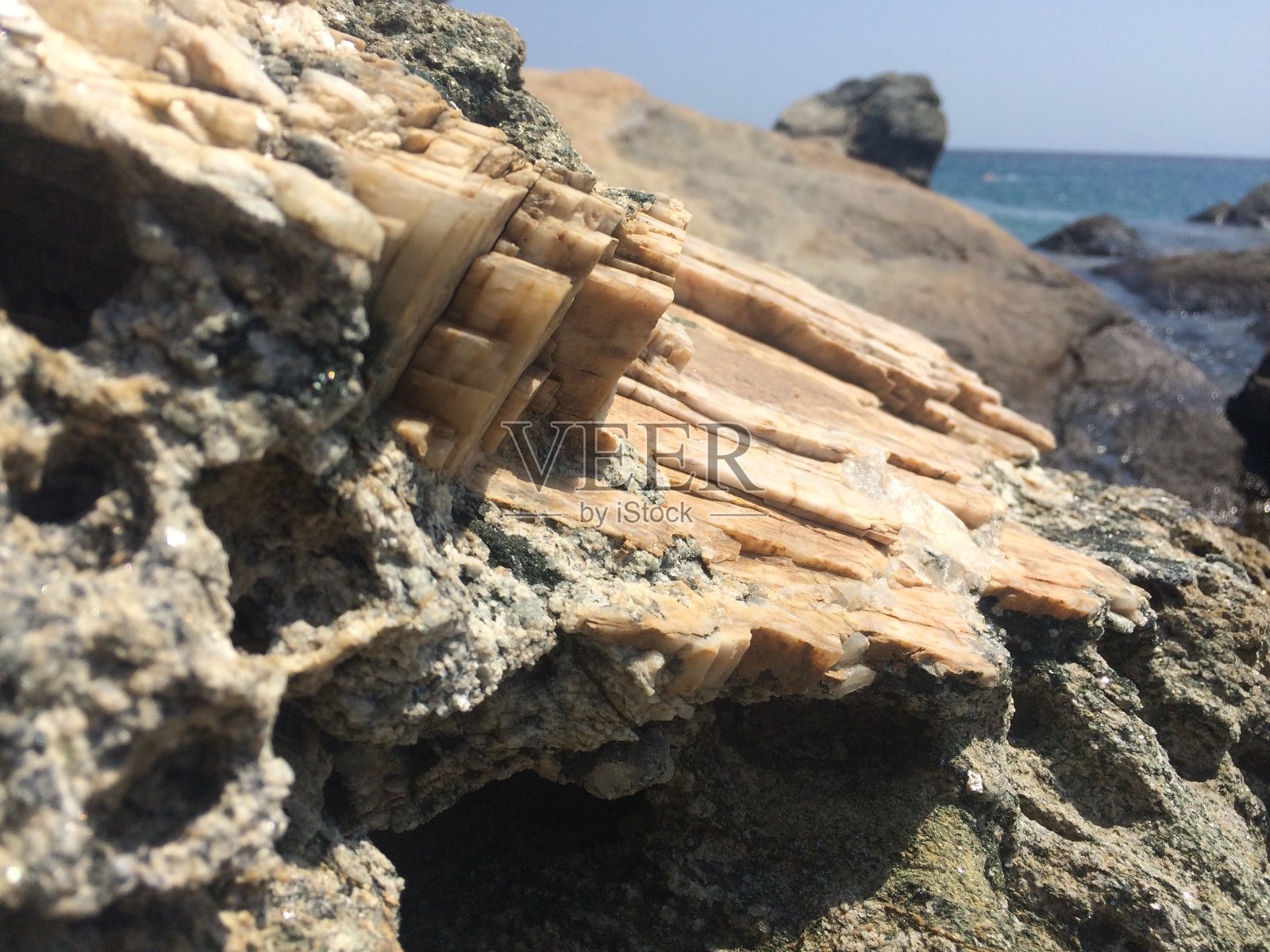 锡基诺斯的岩石海滩照片摄影图片