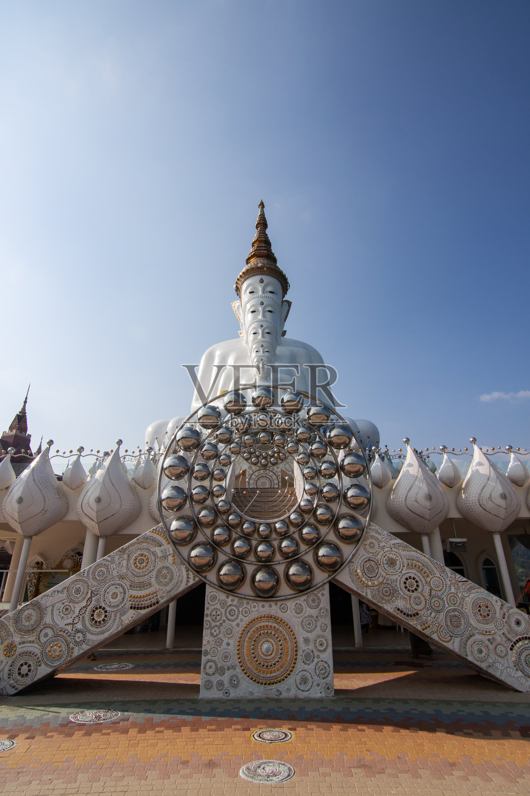 带有佛像的帕颂考寺照片摄影图片